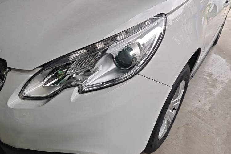 Used Peugeot 2008 2014 1.6L Automatic Trend Edition Left Front Headlight