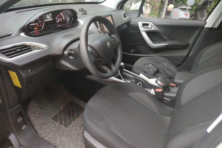 Used Peugeot 2008 2014 1.6L Automatic Fashion Edition Left Front Seat