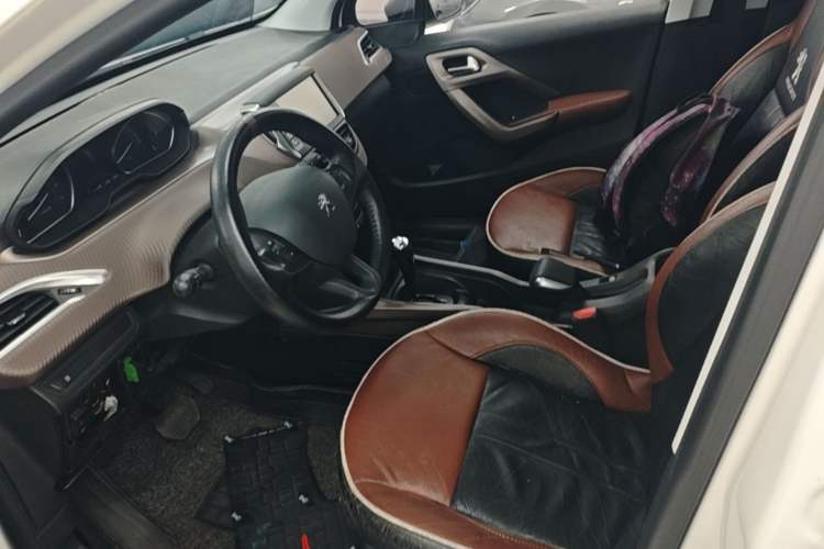 Used Peugeot 2008 2014 1.6L Automatic Fashion Edition Left Front Seat