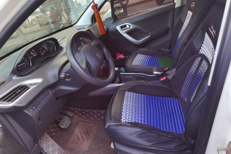 Used Peugeot 2008 2014 1.6L Automatic Fashion Edition Left Front Seat