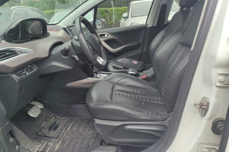 Used Peugeot 2008 2014 1.6L Automatic Navigation Edition Left Front Seat