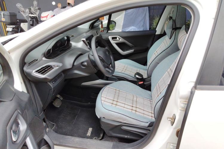 Used Peugeot 2008 2014 1.6L Automatic Fashion Edition Left Front Seat