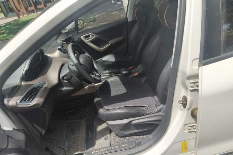 Used Peugeot 2008 2014 1.6L Automatic Fashion Edition Left Front Seat