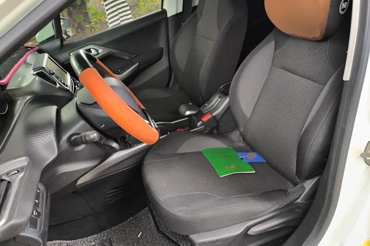 Used Peugeot 2008 2014 1.6L Automatic Navigation Edition Left Front Seat