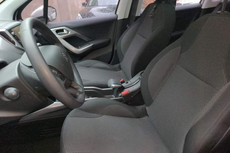 Used Peugeot 2008 2014 1.6L Automatic Fashion Edition Left Front Seat