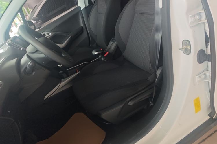 Used Peugeot 2008 2014 1.6L Automatic Fashion Edition Left Front Seat