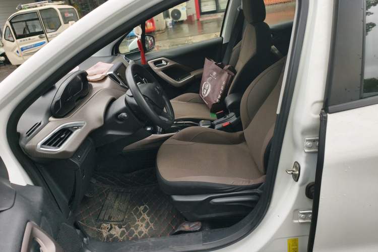 Used Peugeot 2008 2014 1.6L Automatic Fashion Edition Left Front Seat