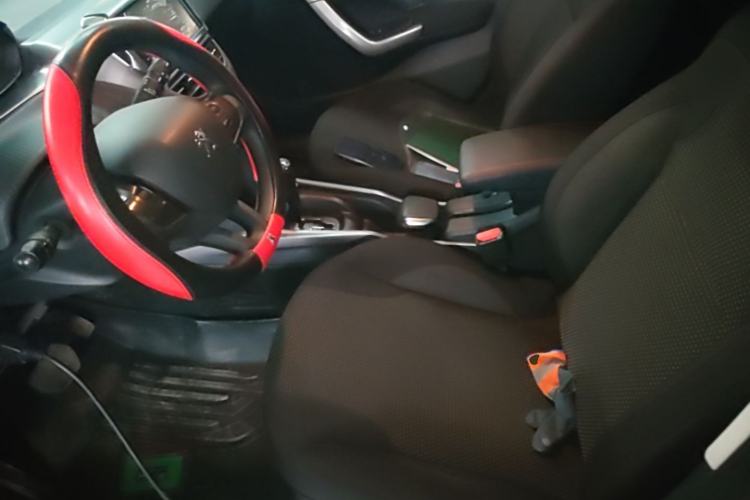 Used Peugeot 2008 2014 1.6L Automatic Fashion Edition Left Front Seat