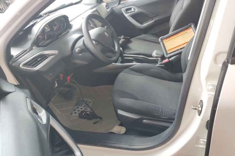 Used Peugeot 2008 2014 1.6L Automatic Fashion Edition Left Front Seat