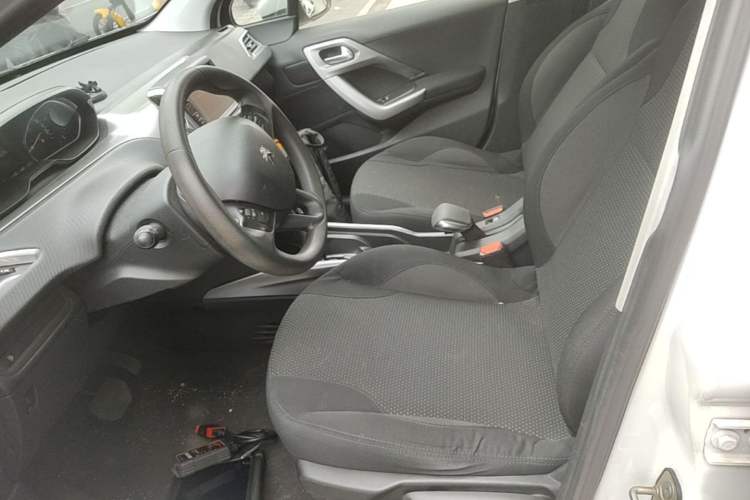 Used Peugeot 2008 2014 1.6L Automatic Fashion Edition Left Front Seat