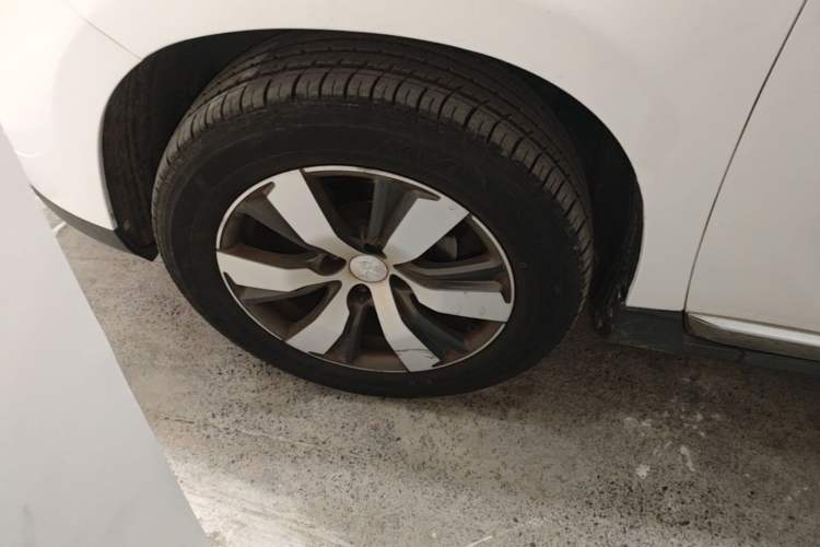 Used Peugeot 2008 2014 1.6L Automatic Navigation Edition Left Front Wheel Hub