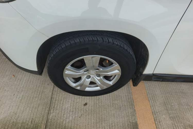 Used Peugeot 2008 2014 1.6L Manual Trend Edition Left Front Wheel Hub