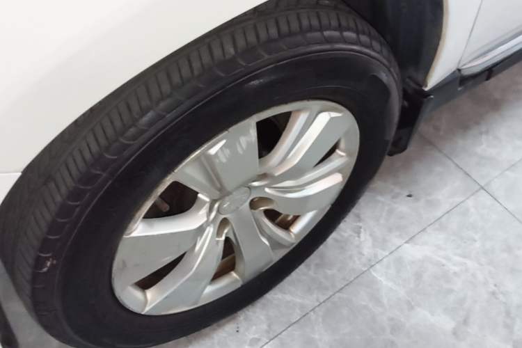 Used Peugeot 2008 2014 1.6L Automatic Fashion Edition Left Front Wheel Hub