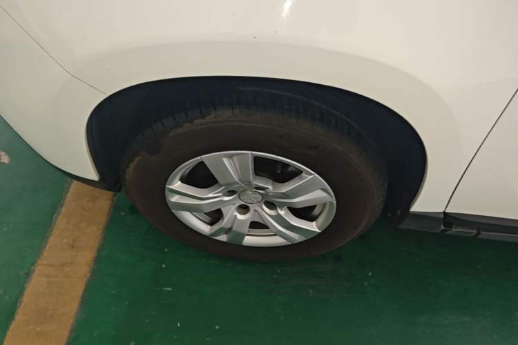 Used Peugeot 2008 2014 1.6L Automatic Trend Edition Left Front Wheel Hub