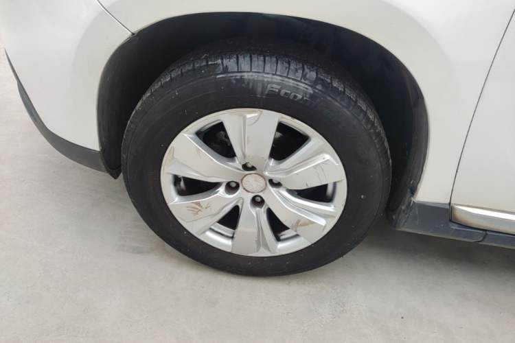 Used Peugeot 2008 2014 1.6L Automatic Fashion Edition Left Front Wheel Hub