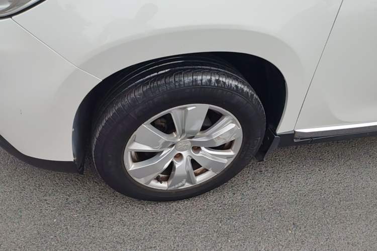 Used Peugeot 2008 2014 1.6L Automatic Fashion Edition Left Front Wheel Hub