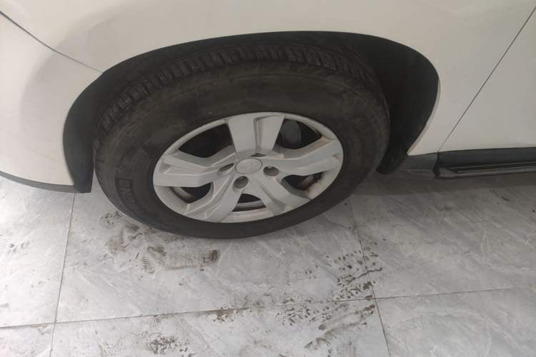 Used Peugeot 2008 2014 1.6L Automatic Trend Edition Left Front Wheel Hub