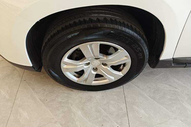 Used Peugeot 2008 2014 1.6L Automatic Trend Edition Left Front Wheel Hub