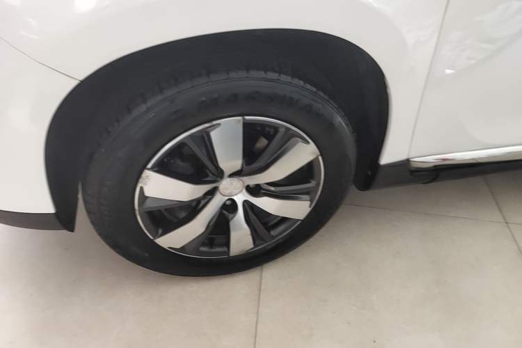 Used Peugeot 2008 2014 1.6L Automatic Navigation Edition Left Front Wheel Hub