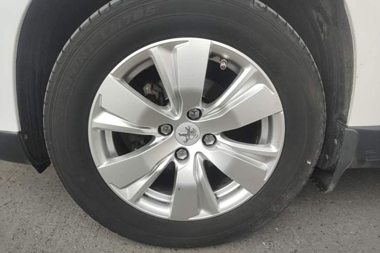 Used Peugeot 2008 2014 1.6L Automatic Fashion Edition Left Front Wheel Hub