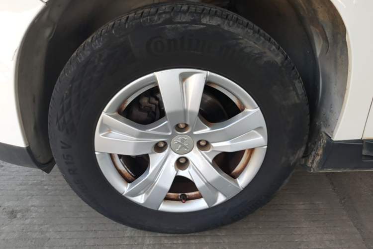 Used Peugeot 2008 2014 1.6L Automatic Trend Edition Left Front Wheel Hub