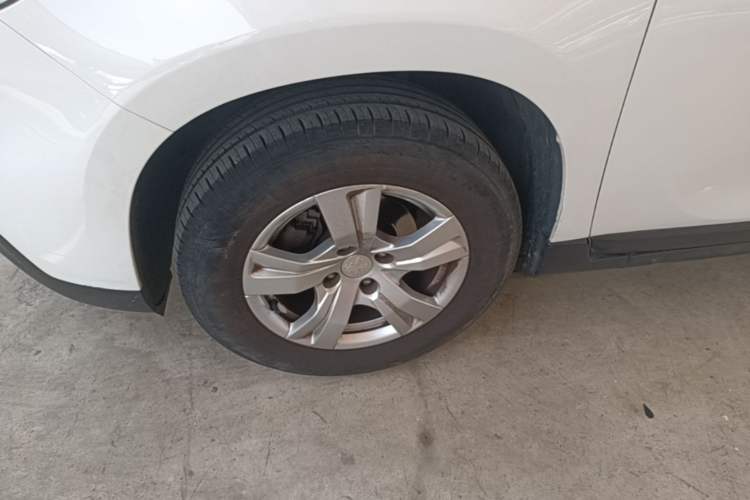 Used Peugeot 2008 2014 1.6L Automatic Trend Edition Left Front Wheel Hub