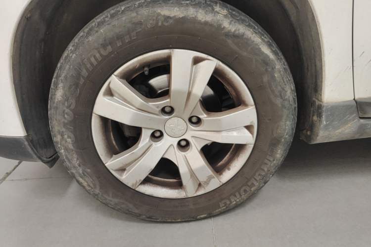 Used Peugeot 2008 2014 1.6L Automatic Trend Edition Left Front Wheel Hub