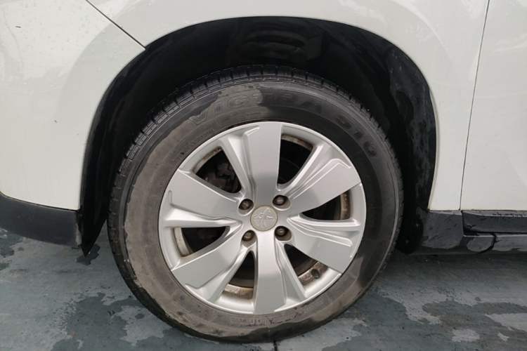 Used Peugeot 2008 2014 1.6L Manual Fashion Edition Left Front Wheel Hub