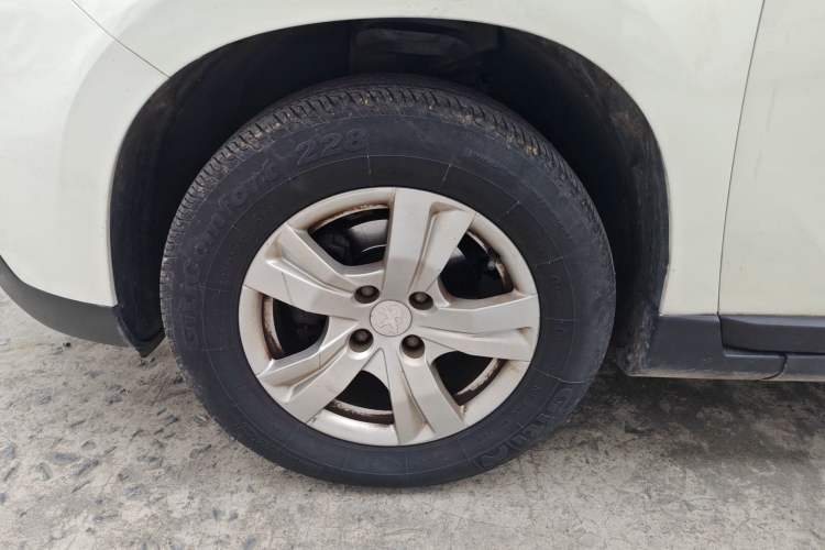 Used Peugeot 2008 2014 1.6L Automatic Trend Edition Left Front Wheel Hub