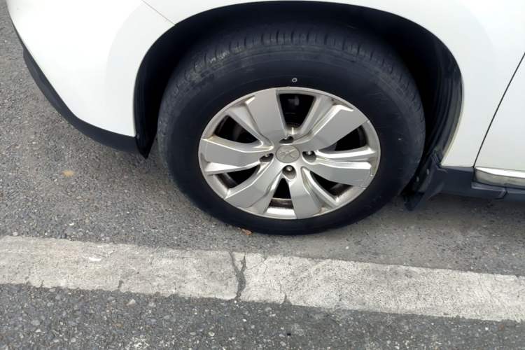 Used Peugeot 2008 2014 1.6L Automatic Fashion Edition Left Front Wheel Hub