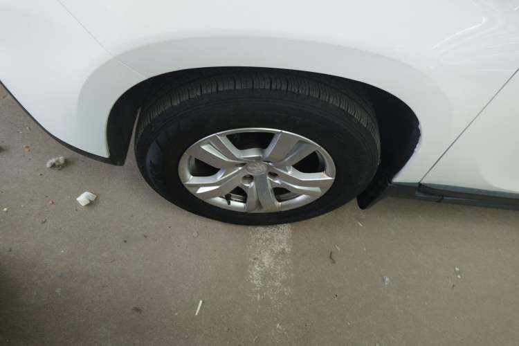 Used Peugeot 2008 2014 1.6L Automatic Trend Edition Left Front Wheel Hub