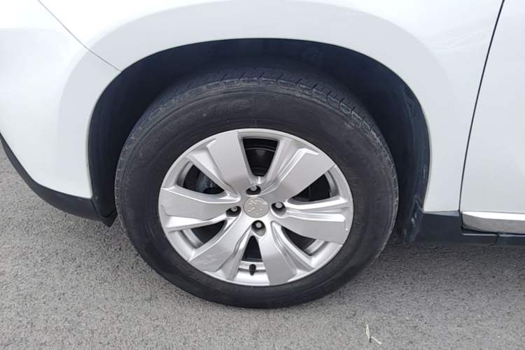 Used Peugeot 2008 2014 1.6L Automatic Fashion Edition Left Front Wheel Hub