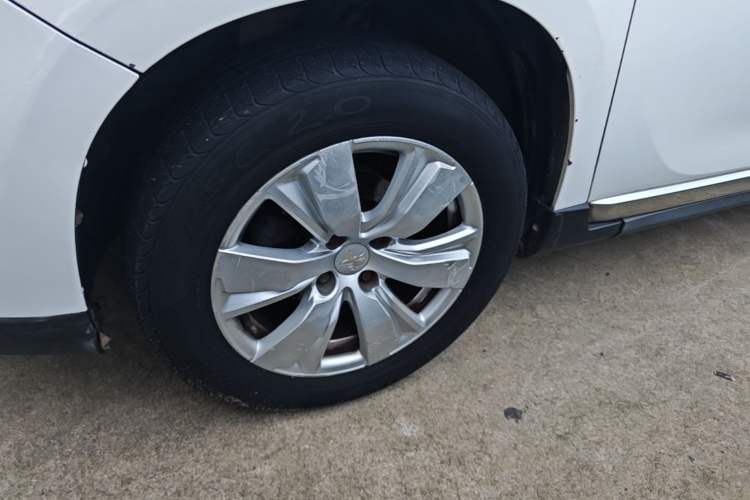 Used Peugeot 2008 2014 1.6L Automatic Fashion Edition Left Front Wheel Hub