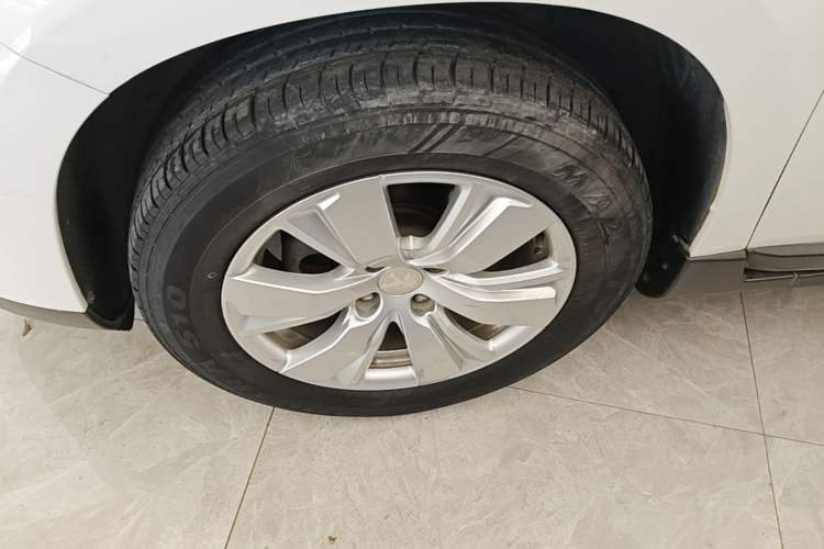 Used Peugeot 2008 2014 1.6L Automatic Fashion Edition Left Front Wheel Hub