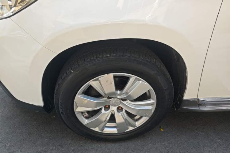 Used Peugeot 2008 2014 1.6L Automatic Fashion Edition Left Front Wheel Hub