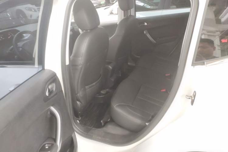 Used Peugeot 2008 2014 1.6L Automatic Navigation Edition Left Rear Seat
