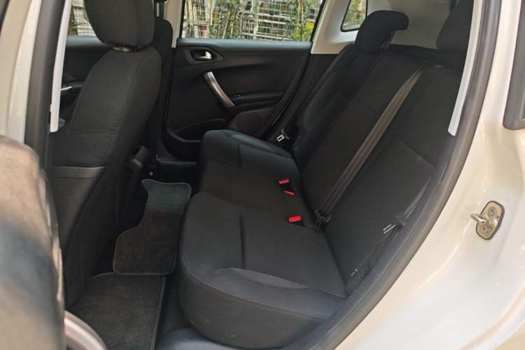 Used Peugeot 2008 2014 1.6L Automatic Fashion Edition Left Rear Seat