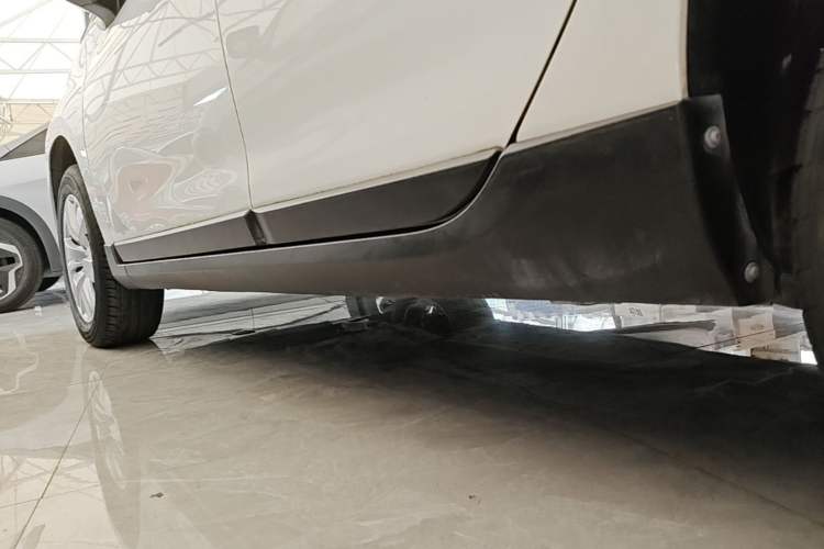Used Peugeot 2008 2014 1.6L Automatic Fashion Edition Left Side Sill