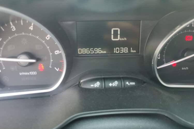 Used Peugeot 2008 2014 1.6L Manual Fashion Edition Odometer Close Up