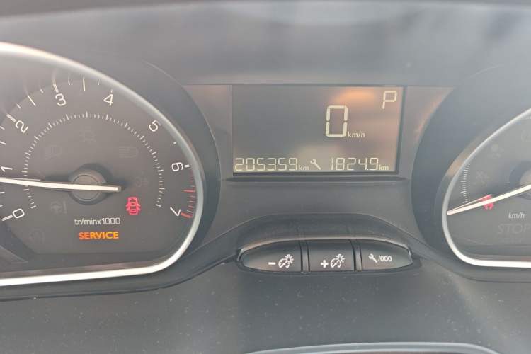 Used Peugeot 2008 2014 1.6L Automatic Fashion Edition Odometer Close Up