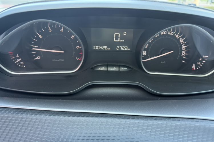 Used Peugeot 2008 2014 1.6L Automatic Fashion Edition Odometer Close Up