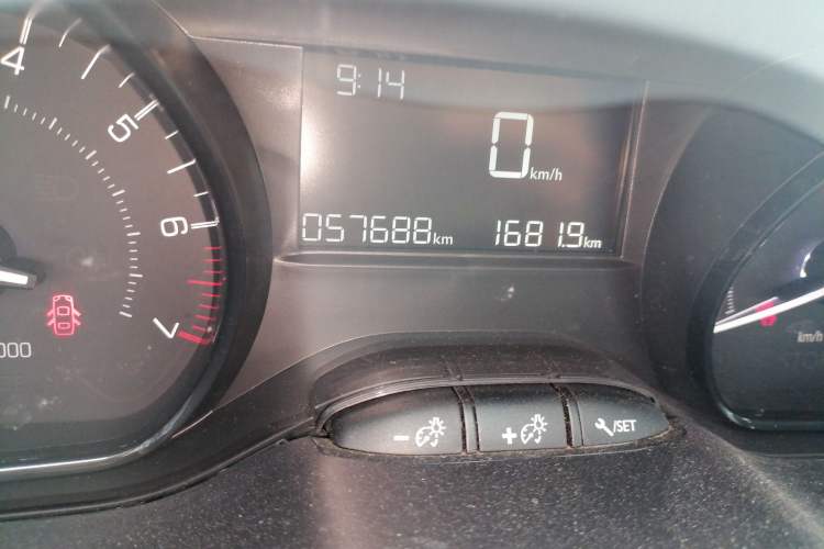Used Peugeot 2008 2014 1.6L Manual Trend Edition Odometer Close Up