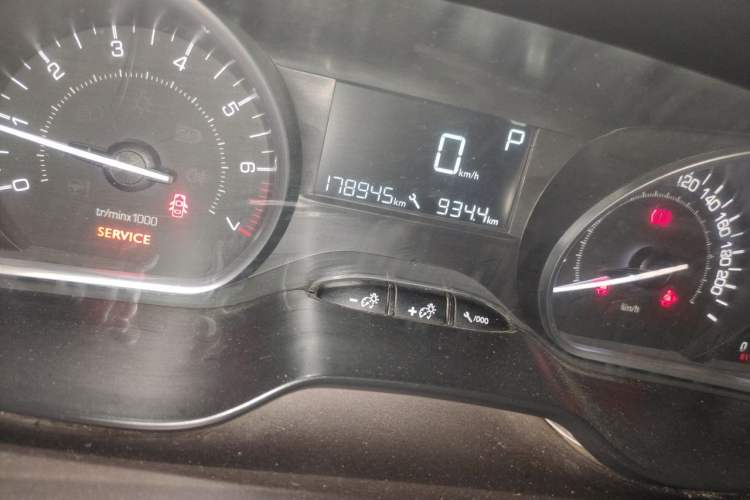 Used Peugeot 2008 2014 1.6L Automatic Fashion Edition Odometer Close Up