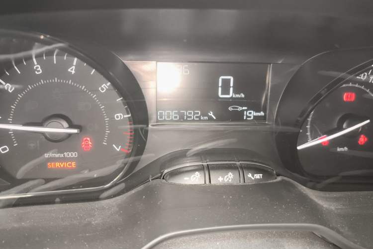 Used Peugeot 2008 2014 1.6L Manual Trend Edition Odometer Close Up
