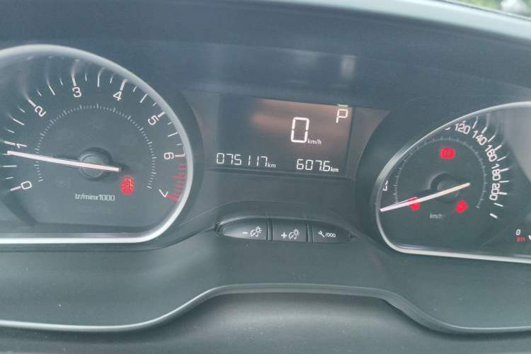 Used Peugeot 2008 2014 1.6L Automatic Fashion Edition Odometer Close Up