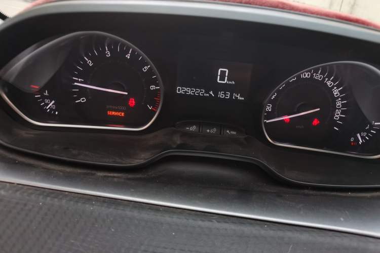 Used Peugeot 2008 2014 1.6L Manual Fashion Edition Odometer Close Up