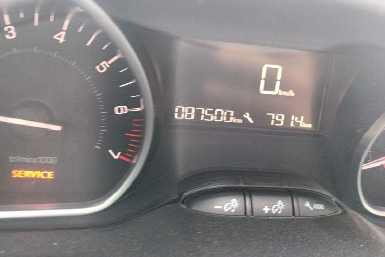 Used Peugeot 2008 2014 1.6L Manual Fashion Edition Odometer Close Up