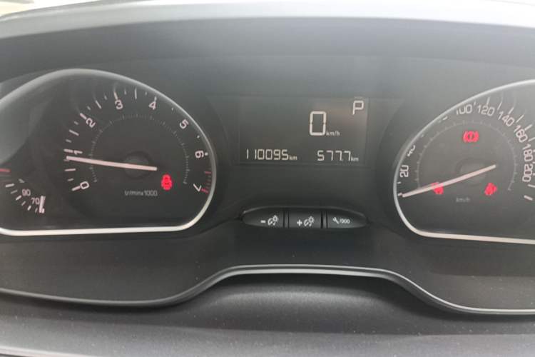 Used Peugeot 2008 2014 1.6L Automatic Fashion Edition Odometer Close Up