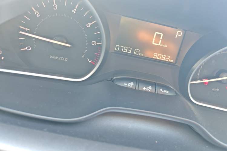 Used Peugeot 2008 2014 1.6L Automatic Fashion Edition Odometer Close Up