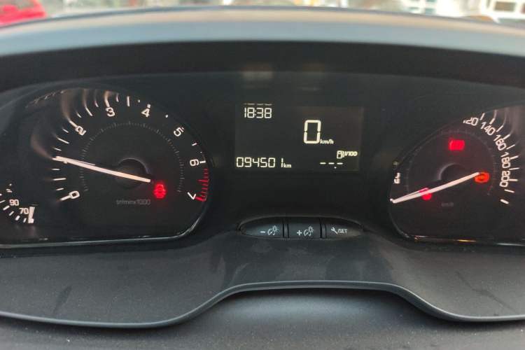 Used Peugeot 2008 2014 1.6L Manual Trend Edition Odometer Close Up